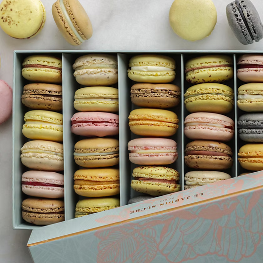 Assortiment de 30 macarons à offrir - Le Jardin Sucré