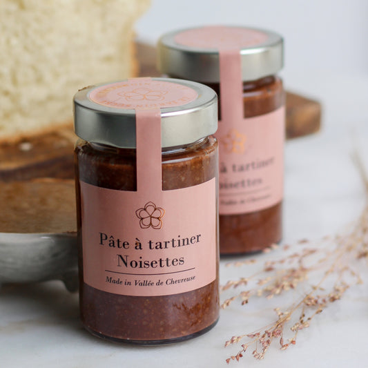 Pâte à tartiner noisette réalisée dans l'Atelier de Cernay-la-Ville - Le Jardin Sucré